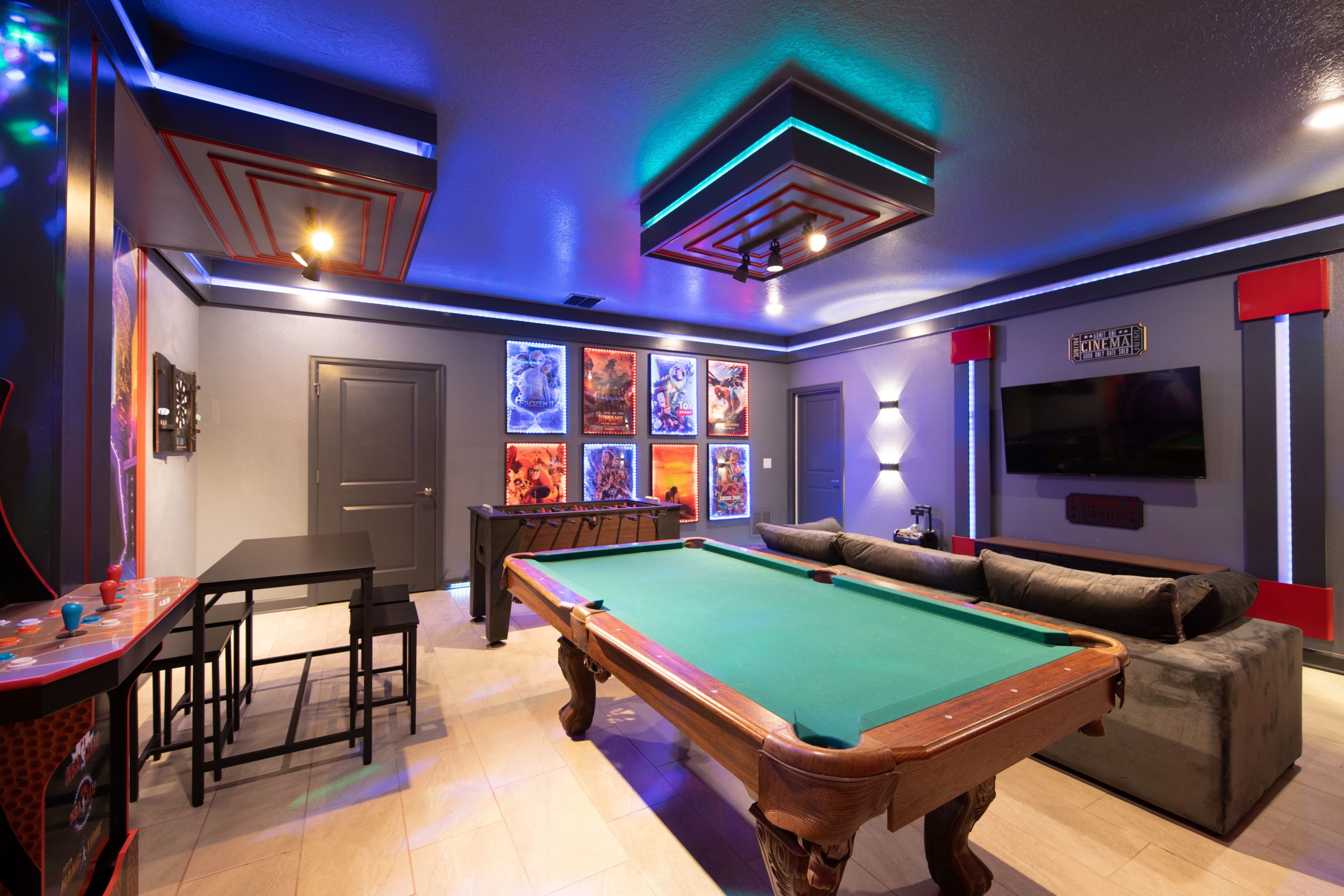 pool table in an orlando vacation home